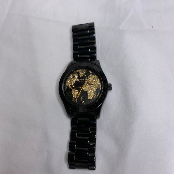 Michael Kors oversized World Map Watch - Picture 4 of 5